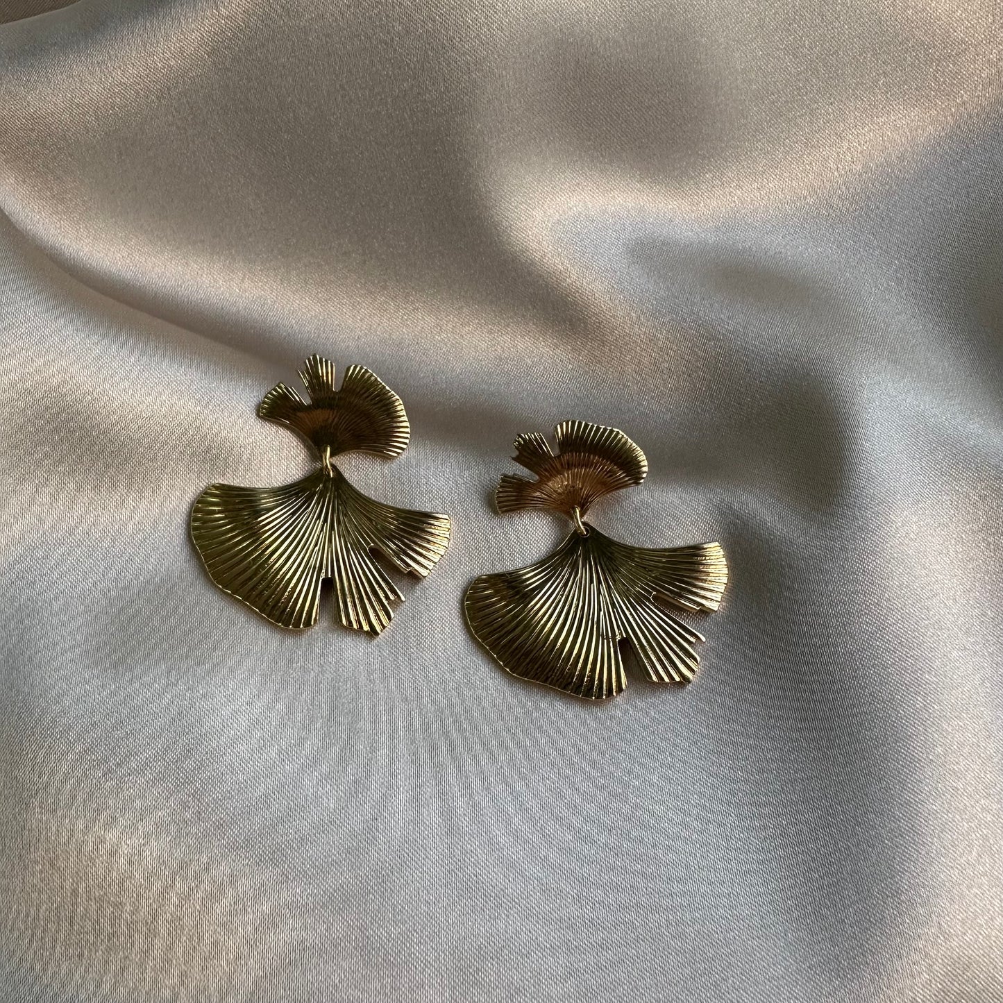 Aretes Bruselas