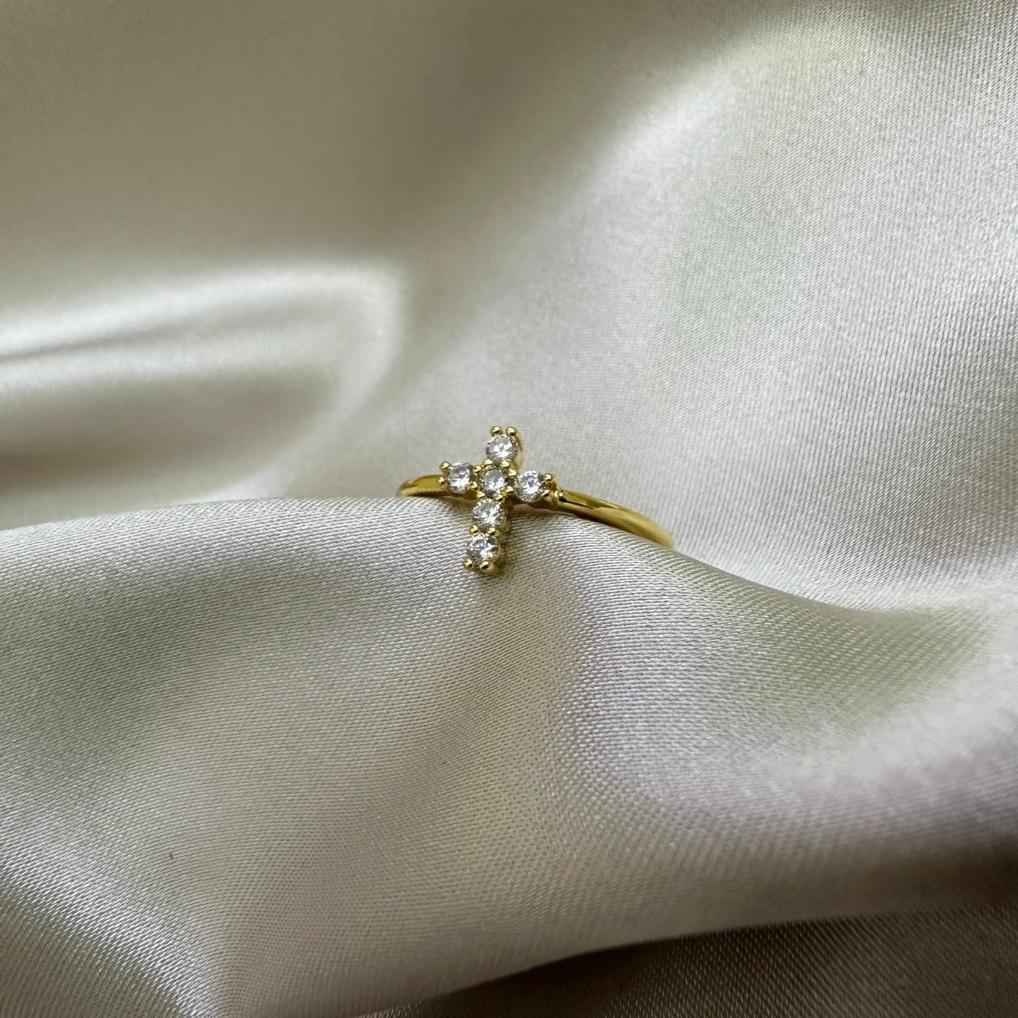 Anillo Cruz Zirconias