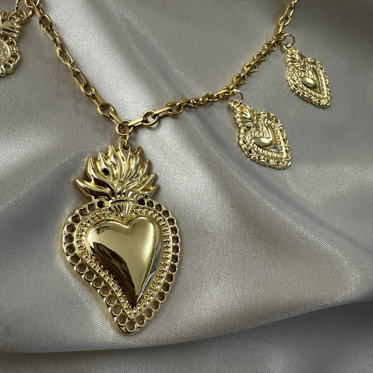 Collar Corazones Dorados