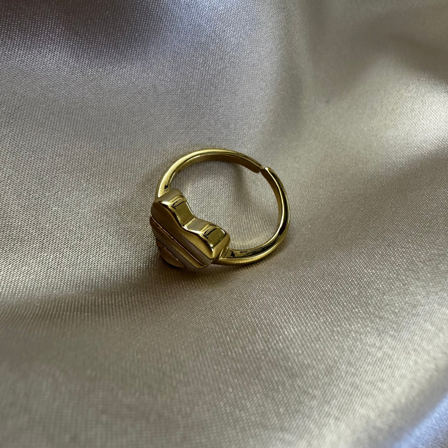 Anillo Corazón Madre Perla