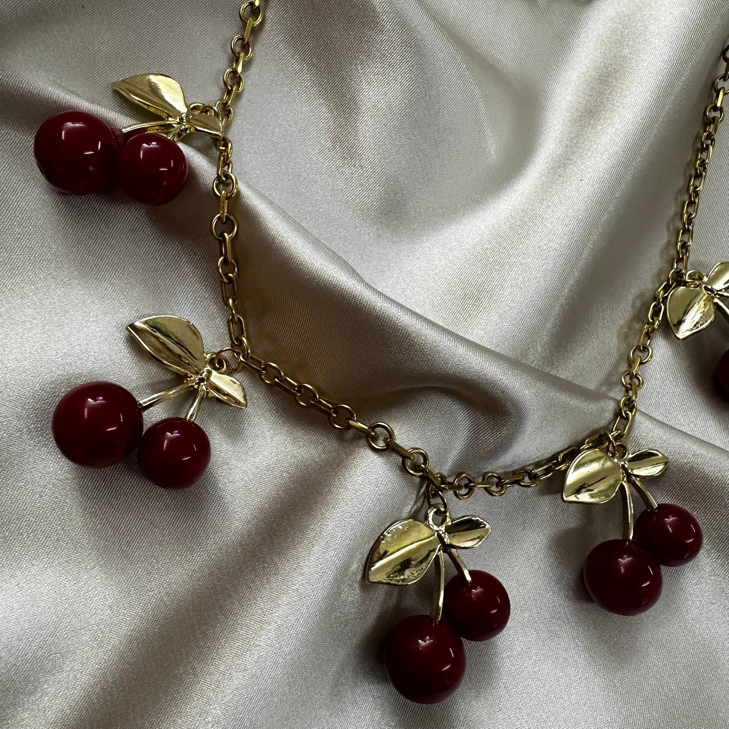 Collar Cherry