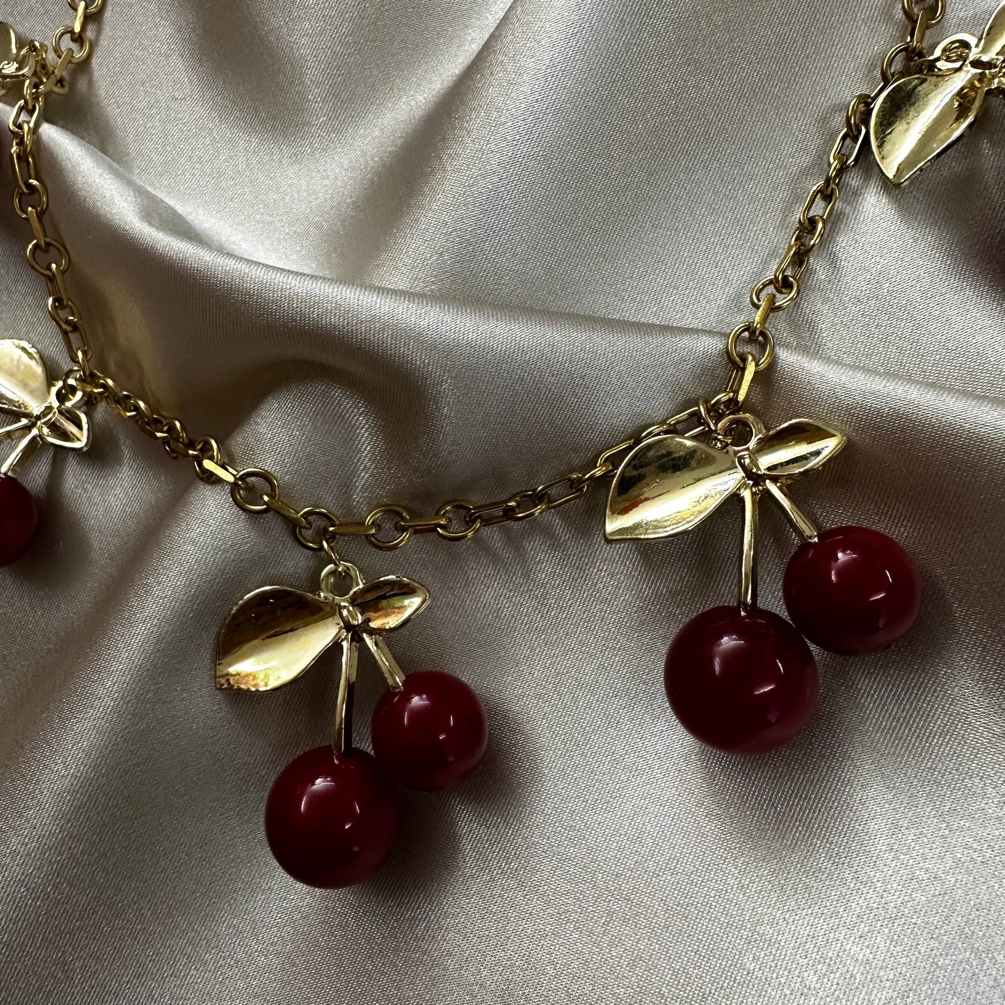 Collar Cherry