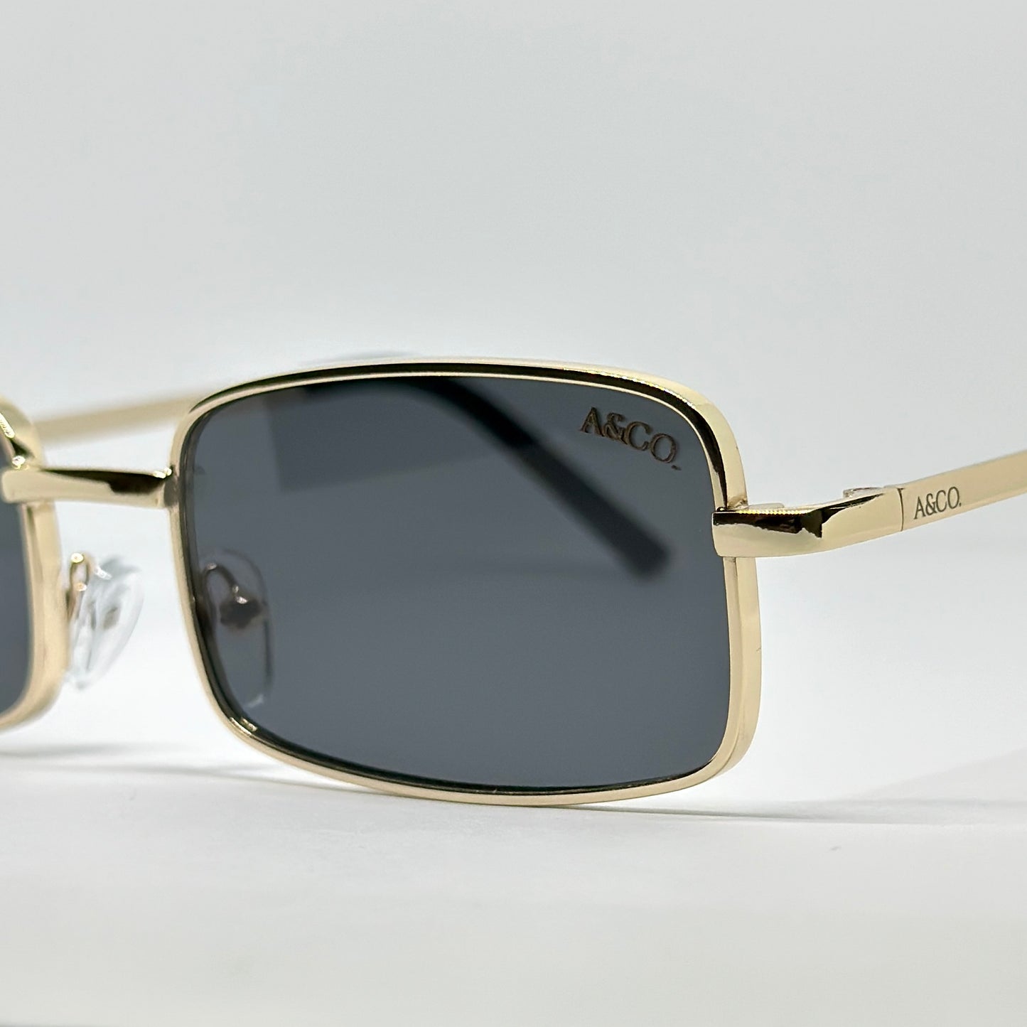 Lentes Osaka Negro Dorado