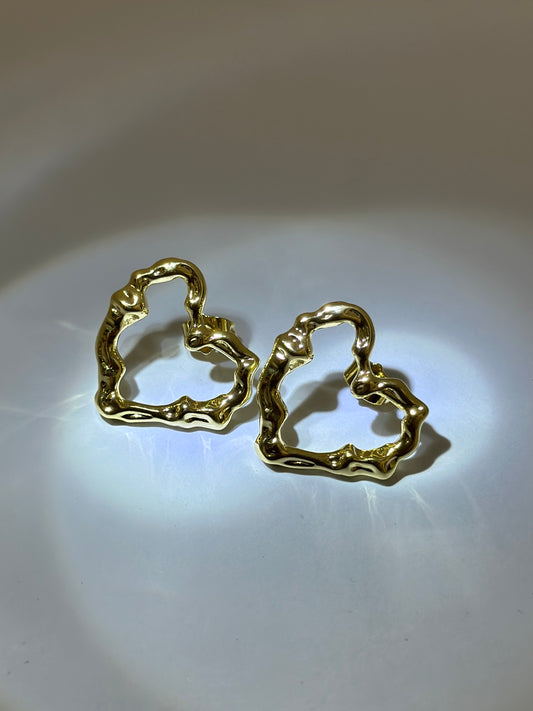 Aretes Corazón Gótico
