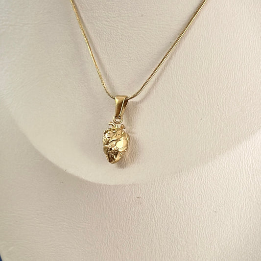 Collar Corazón Anátomico Dorado