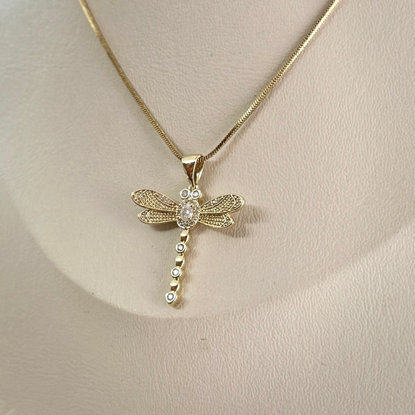 Collar Libélula Dorada