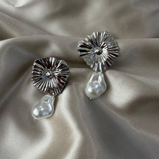 Aretes Flor Perla Rodio