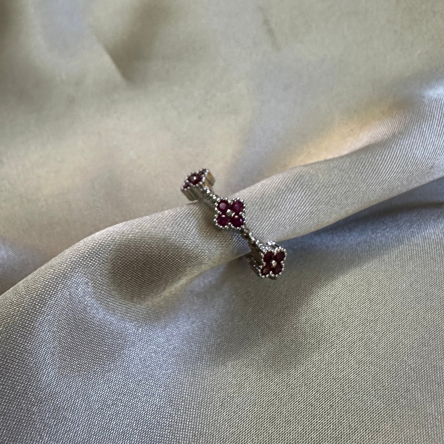 Anillo 3 Tréboles Guinda