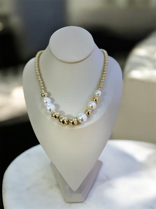 Collar Bolas Dorado